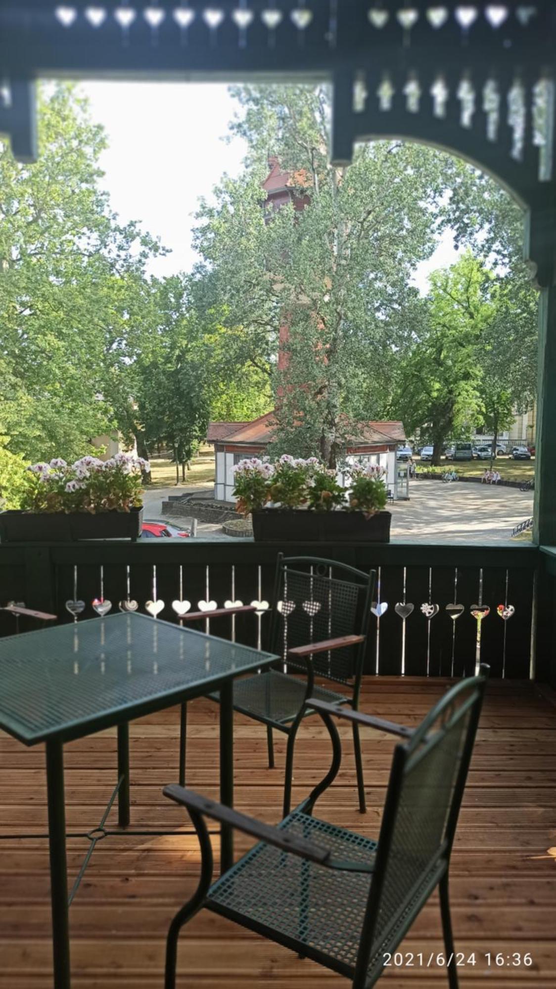 Bed and Breakfast Svájci Lak Panzió Nyíregyháza Exterior foto