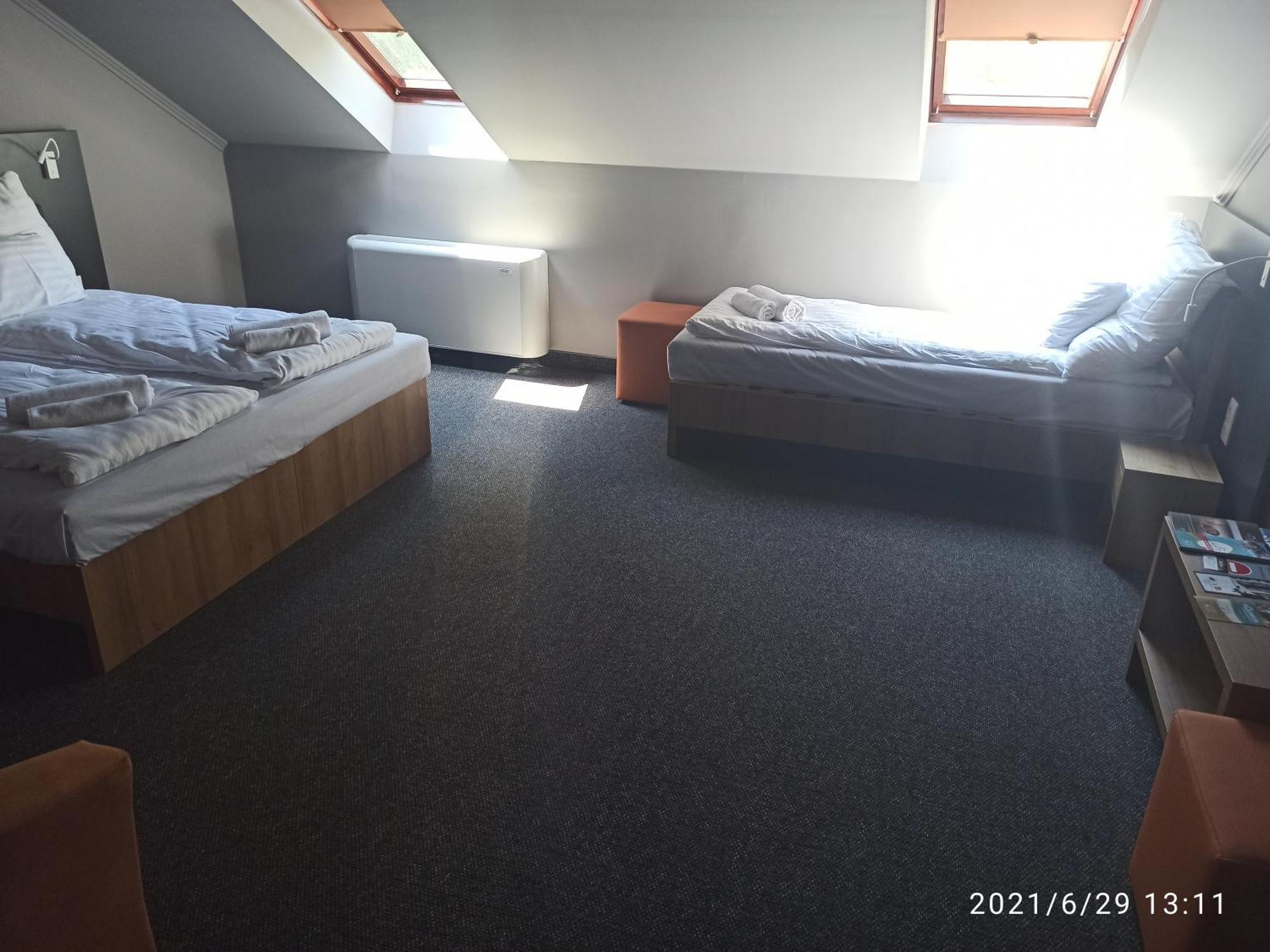 Bed and Breakfast Svájci Lak Panzió Nyíregyháza Exterior foto
